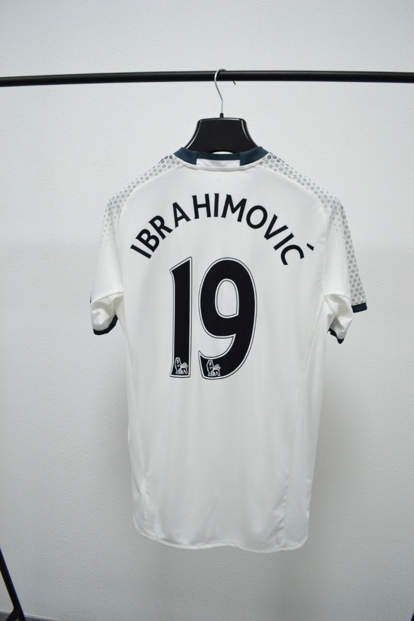 16-17Manchester United IBRAHIMOVIĆ 9番　 M 2016/17 Manchester United Away Jersey #9 Ibrahimovic Small