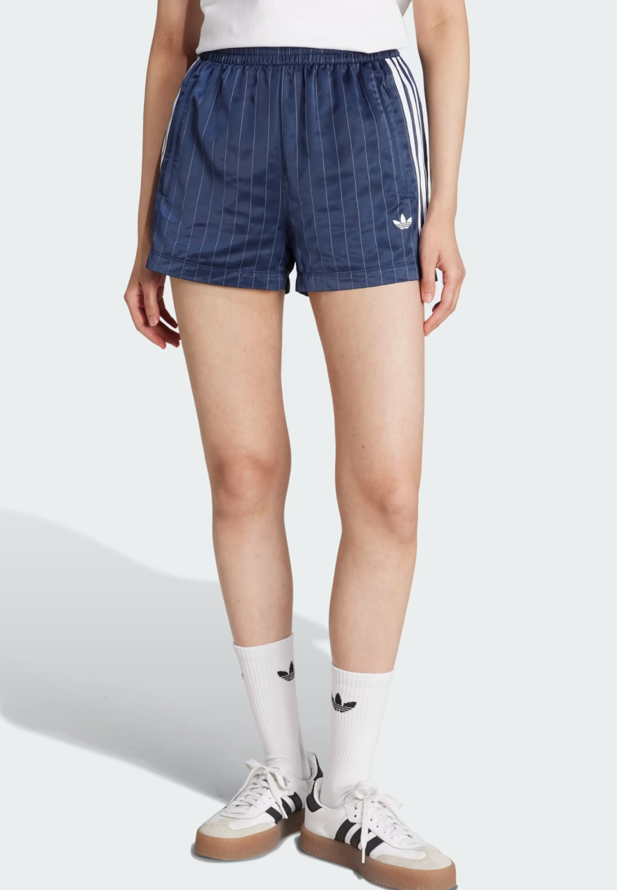 売切れ前に adidas PIN-STRIPE SATIN SHORTS スポーティー adidas PIN-STRIPE SATIN SHORTS / アディダス ピン ストライプ