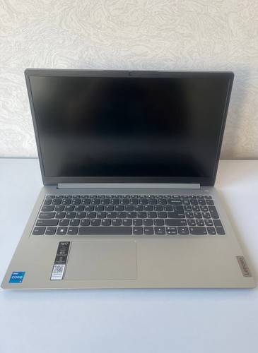 L01A【美品】Lenovo 15.6型/i3第8世代/8GB/256GB z0 L01A【美品】Lenovo 15.6型/i3第8世代/8GB/256GB z L01A【美品】