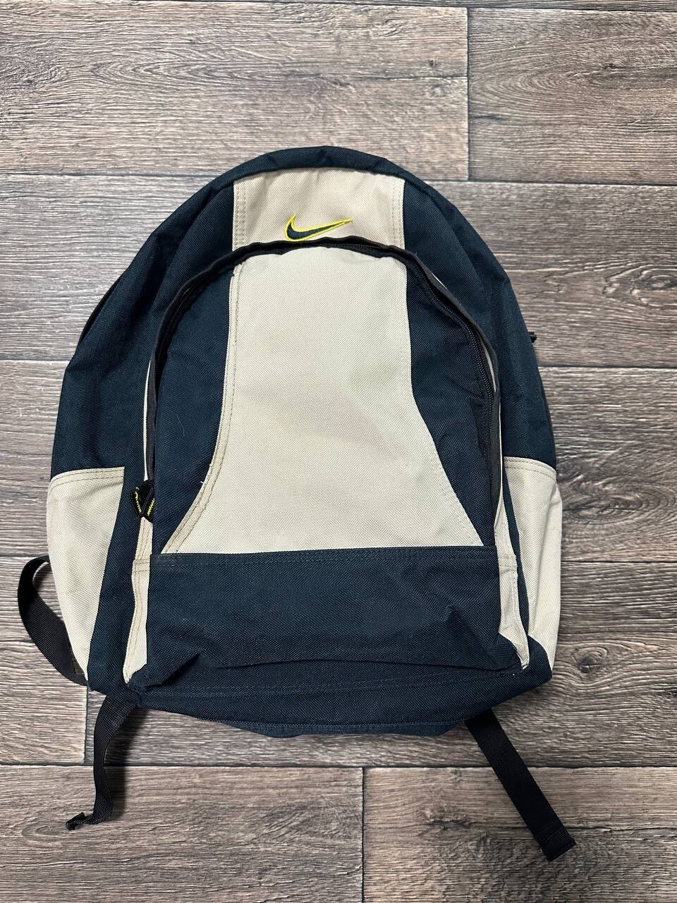 バッグ 90s 00s nike backpack y2k バッグ 90s 00s Nike backpack vintage 90s nike backpack y2k