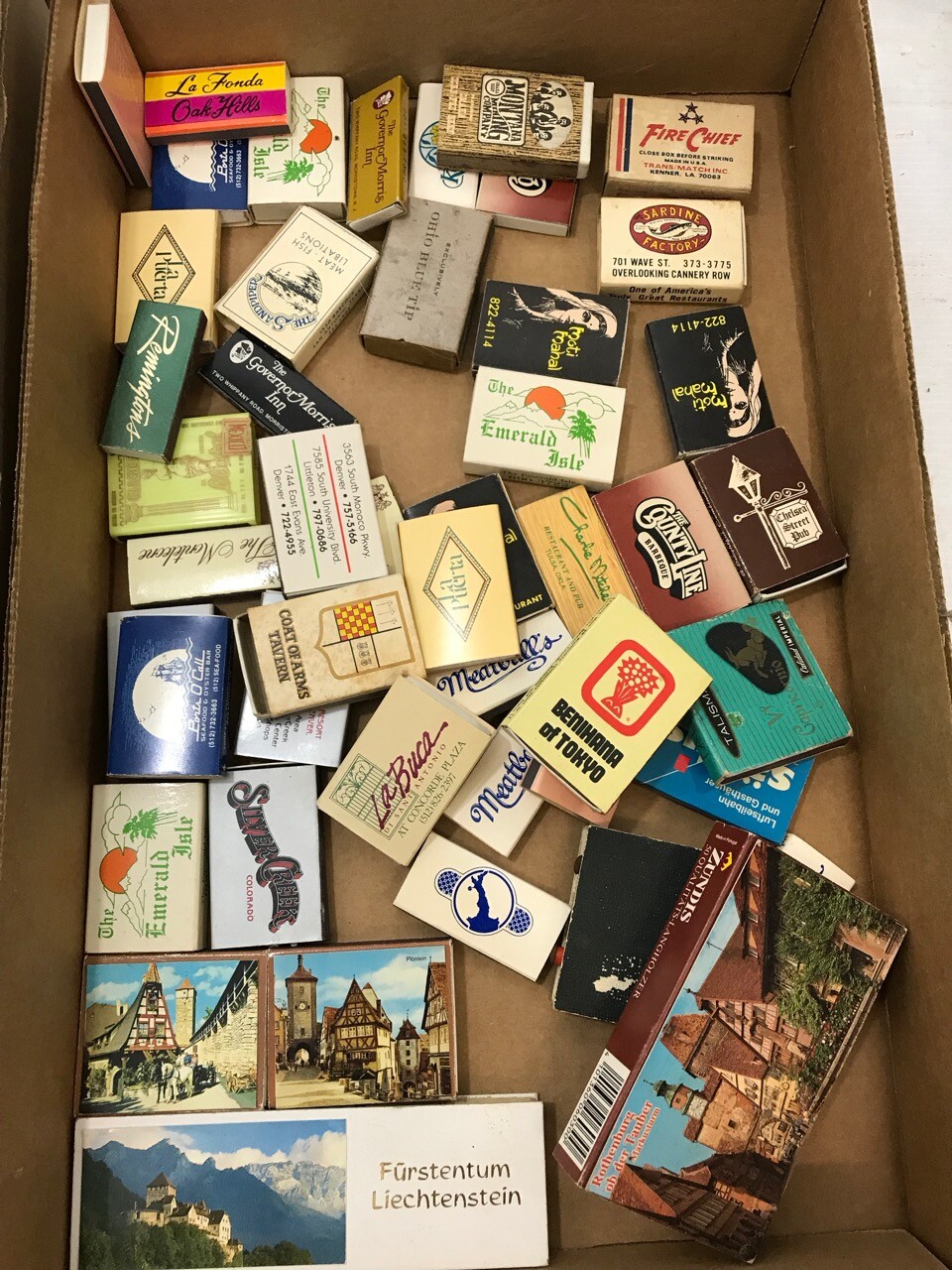 HUGE LOT VINTAGE MATCHBOX COLLECTION UNSORTED DISCOVERY BOX! MATCH BOXES