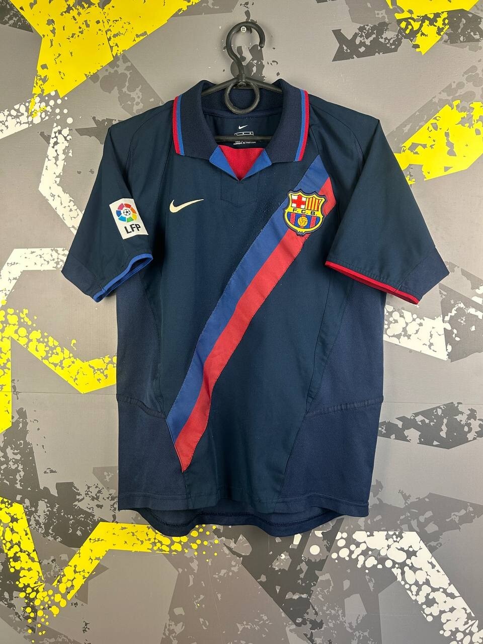 ウェア NIKE FC Barcelona 2001-2002 away uniform ウェア FC Barcelona 2001-2002 away uniform NIKE BARCELONA