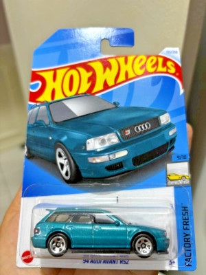Hot Wheels 94 Audi Avant RS2 Green #133 Mainline 2024 Case L