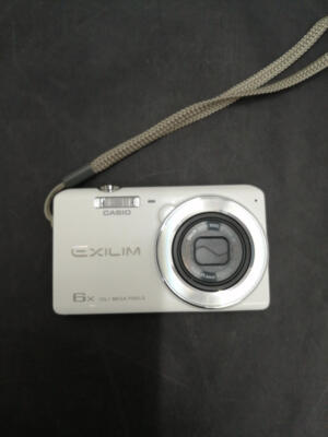カシオ EXZ780 CASIO Digital camera EX-Z780- 16.1 million, 6x optical zoom