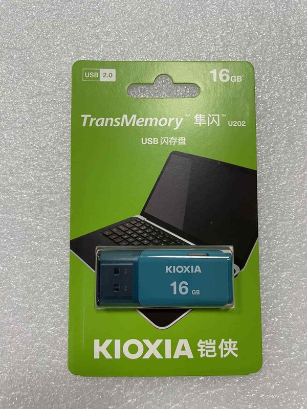 16gb Toshiba /Kioxia Memory Stick Usb 2.0 Flash Drive Thnu08hay Blanco
