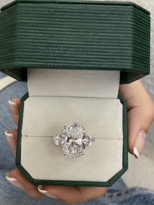 Diamond Ring Oval VS1 E IGI Certified 12 Ct Lab created Solid Platinum 3 Stone