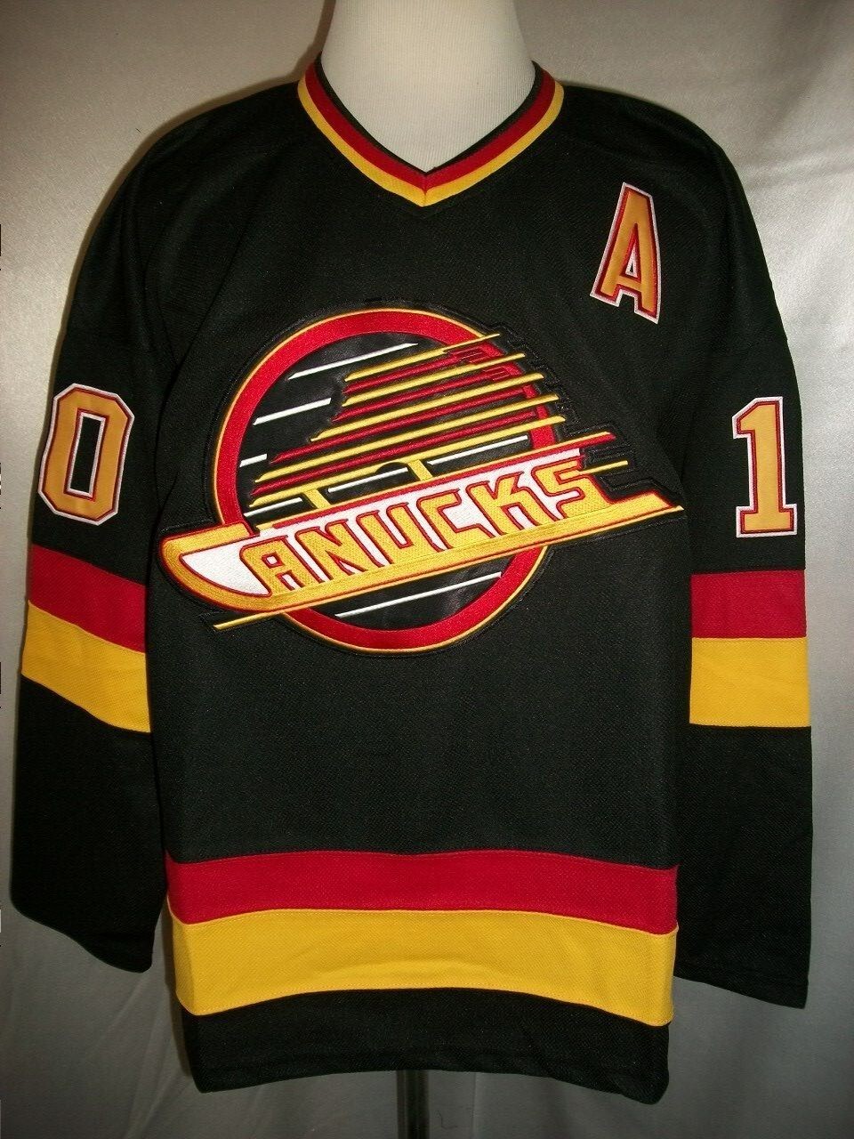 Pavel Bure Vancouver Canucks Black & Red Pavel Bure Vancouver Canucks Black & Red