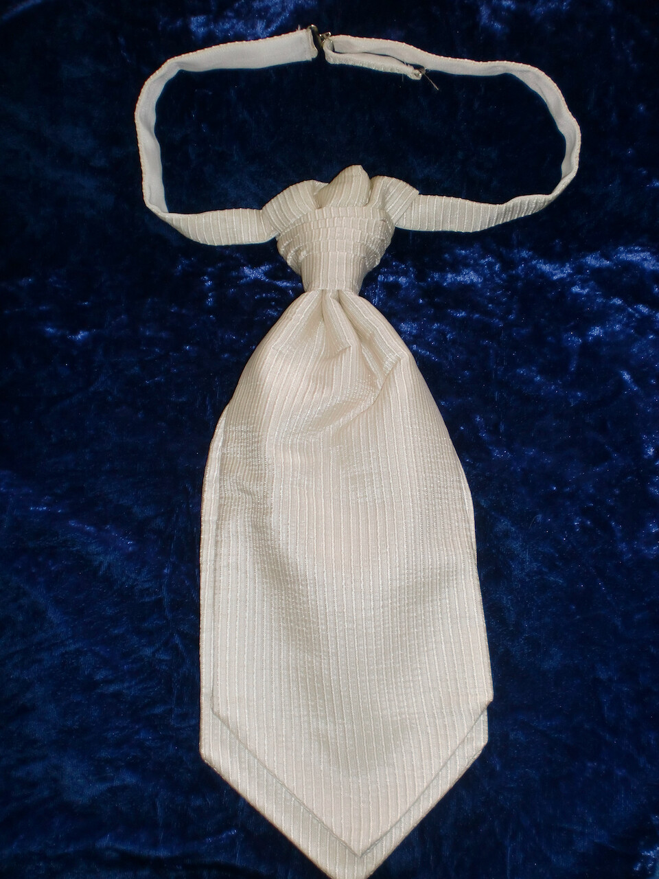 Plastron Farbe Elfenbein sehr edel ! 