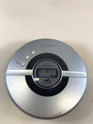 Sony Portable CD Player Walkman Discman Mega Bass Model D-EJ109 Silver Tested