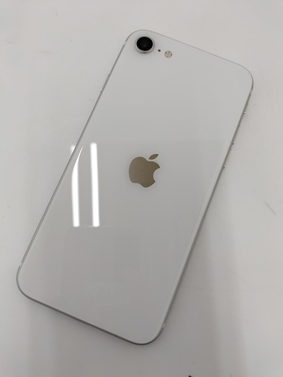AU/APPLE Model number: MX9T2J/A IPHONE SE2 Smartphone White AU/APPLE Model number: MX9T2J/A IPHONE SE2 Smartphone White