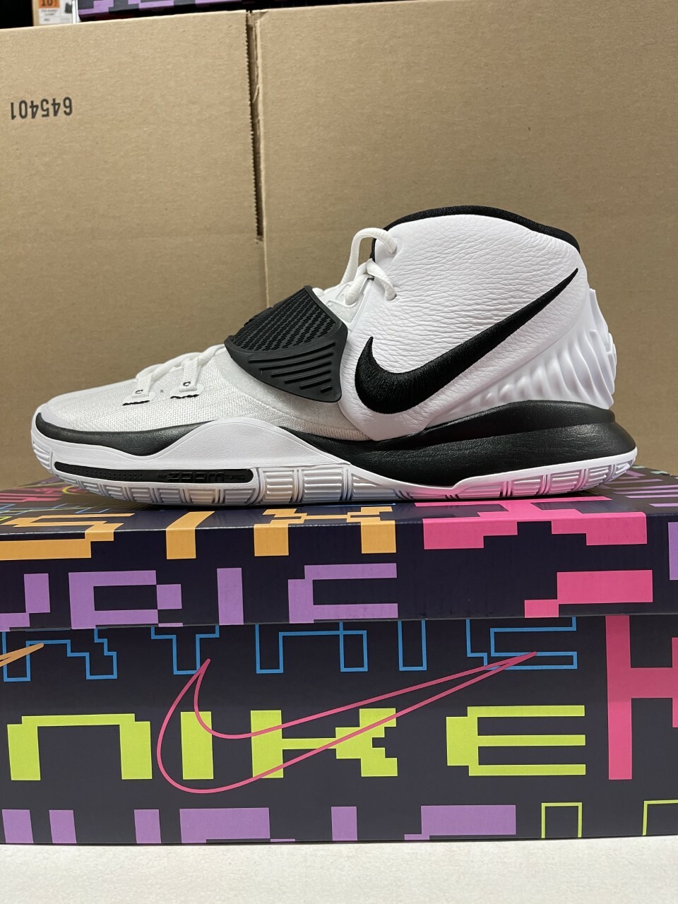 NIKE KYRIE 6 EPナイキ カイリー 6 ホワイト 6/1発売！ナイキ カイリー 6 EP “ホワイト/ブルー/イエロー