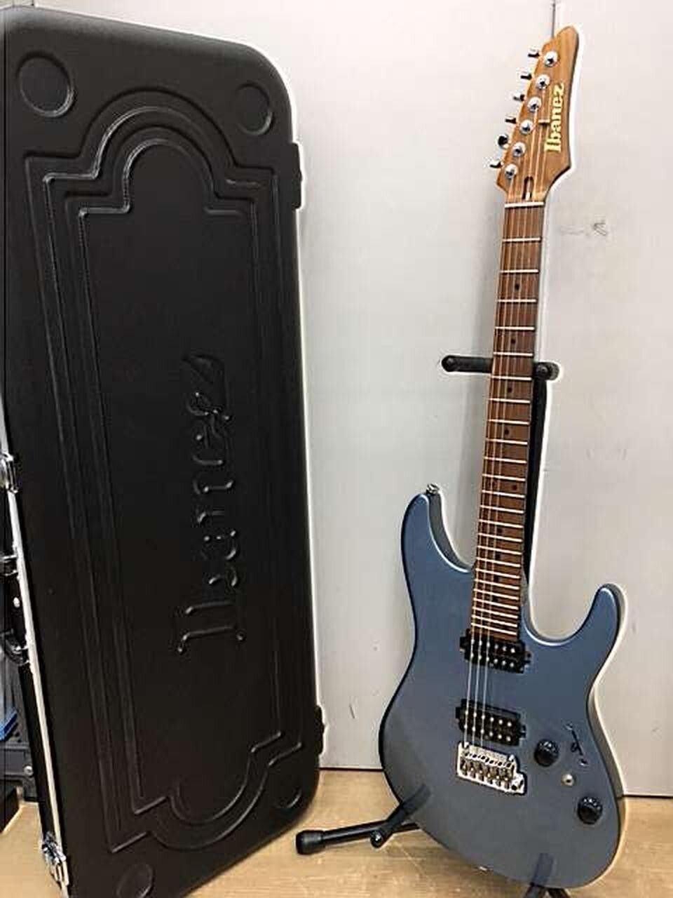 Ibanez Prestige AZ2402 Guitar Ice Blue Metallic With Case Ibanez Prestige AZ2402 Guitar Ice Blue Metallic With Case