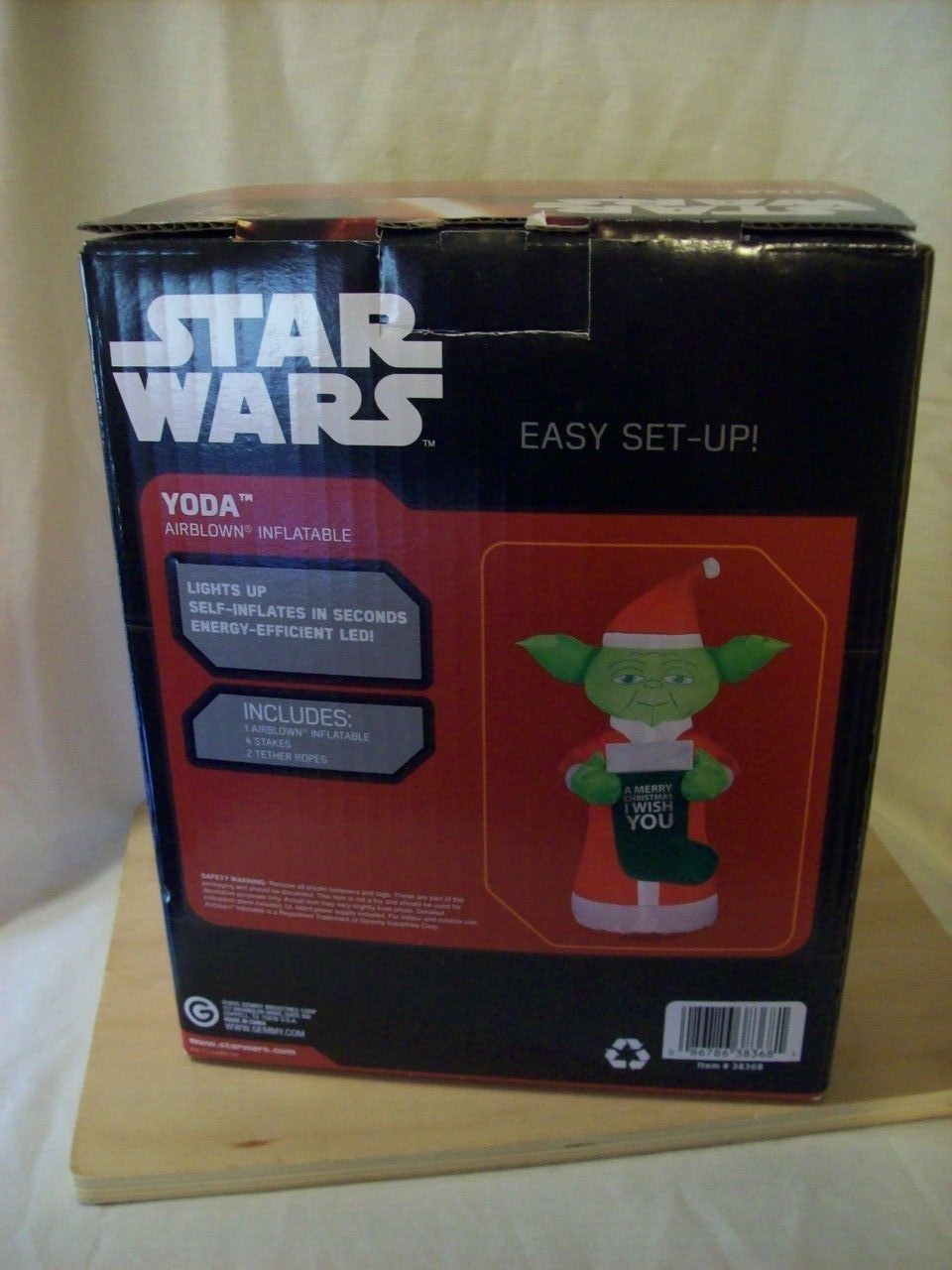 NIB Gemmy Christmas Airblown Inflatable Star Wars Yoda 5' Yard Decor LED Santa