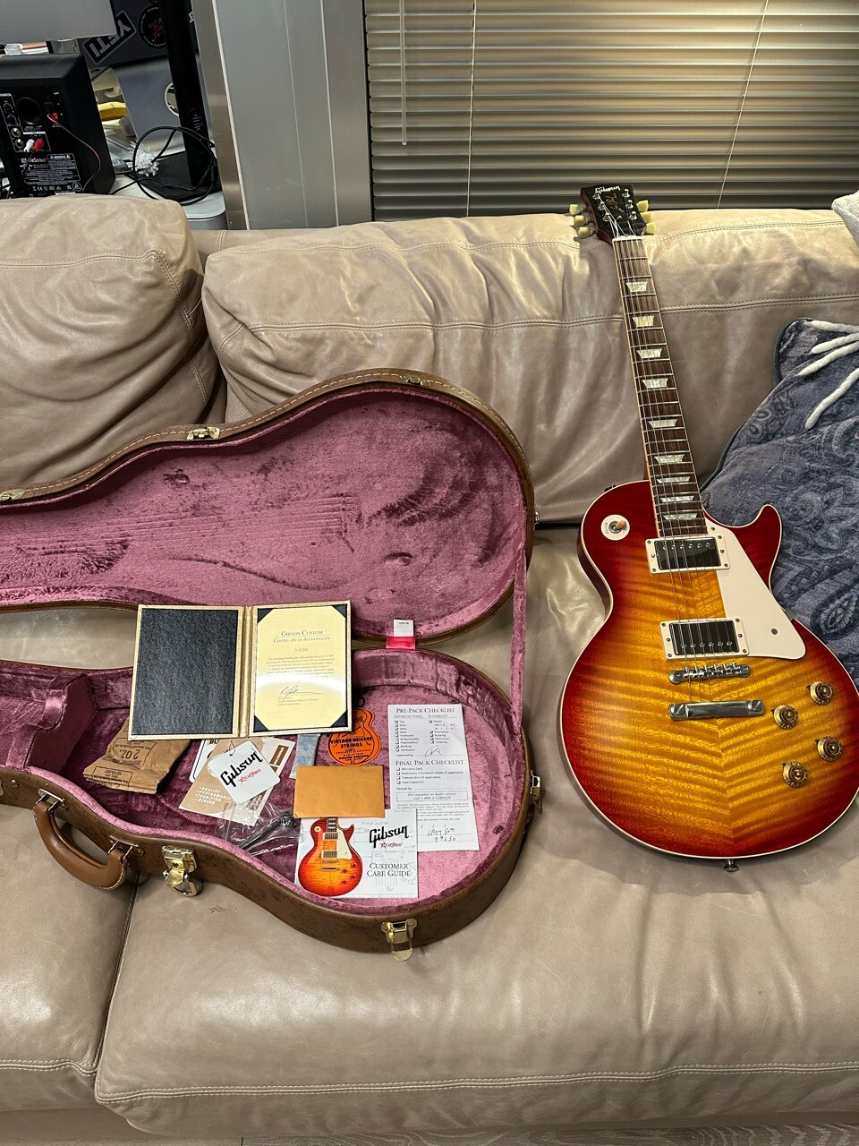 ギター LP CUSTOM model A 50s Model Mashup with Modern Playability | Kazuyoshi Saito