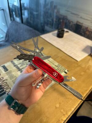 Victorinox CyberTool 34 赤 Victorinox CyberTool 34 M Swiss Army Knife at Swiss Knife Shop