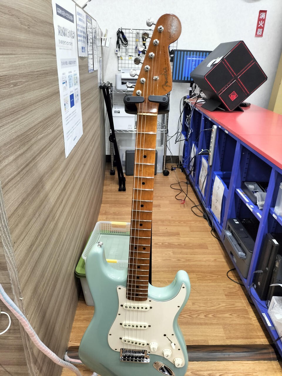 ギター Fender USA Yngwie Malmsteen 1989 - White Fender USA Yngwie Malmsteen 1989 - White | Reverb