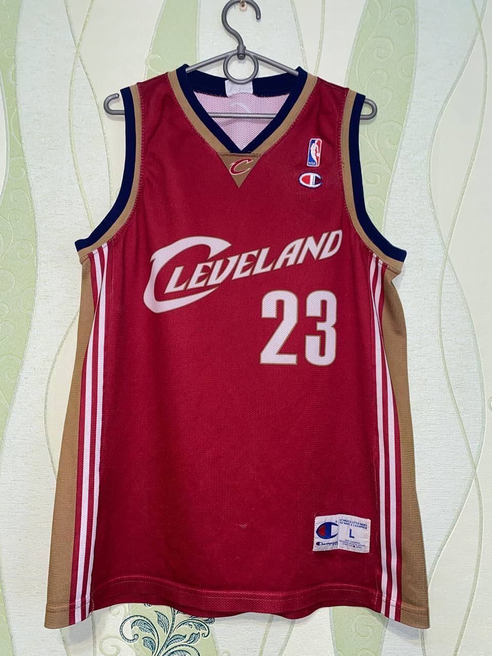 NBA AUTHENTIC Cleveland Cavaliers LeBron James #23 Champion NBA AUTHENTIC Cleveland Cavaliers LeBron James #23 Champion