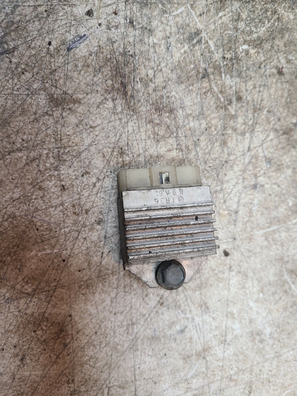 YAMAHA VENTURE XTC 500 Rectifier & Regulator 89A-81960-00-00