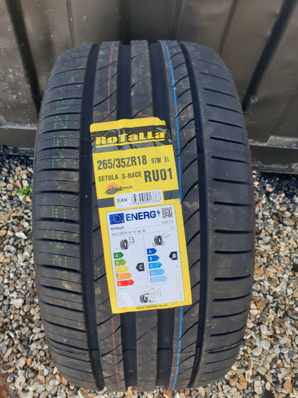 2022年製　ロターラ　SETULA　S　RACE　RU01　235/35R19 Rotalla Setula S-Race RU01 review and test rating @ Tyretest.com