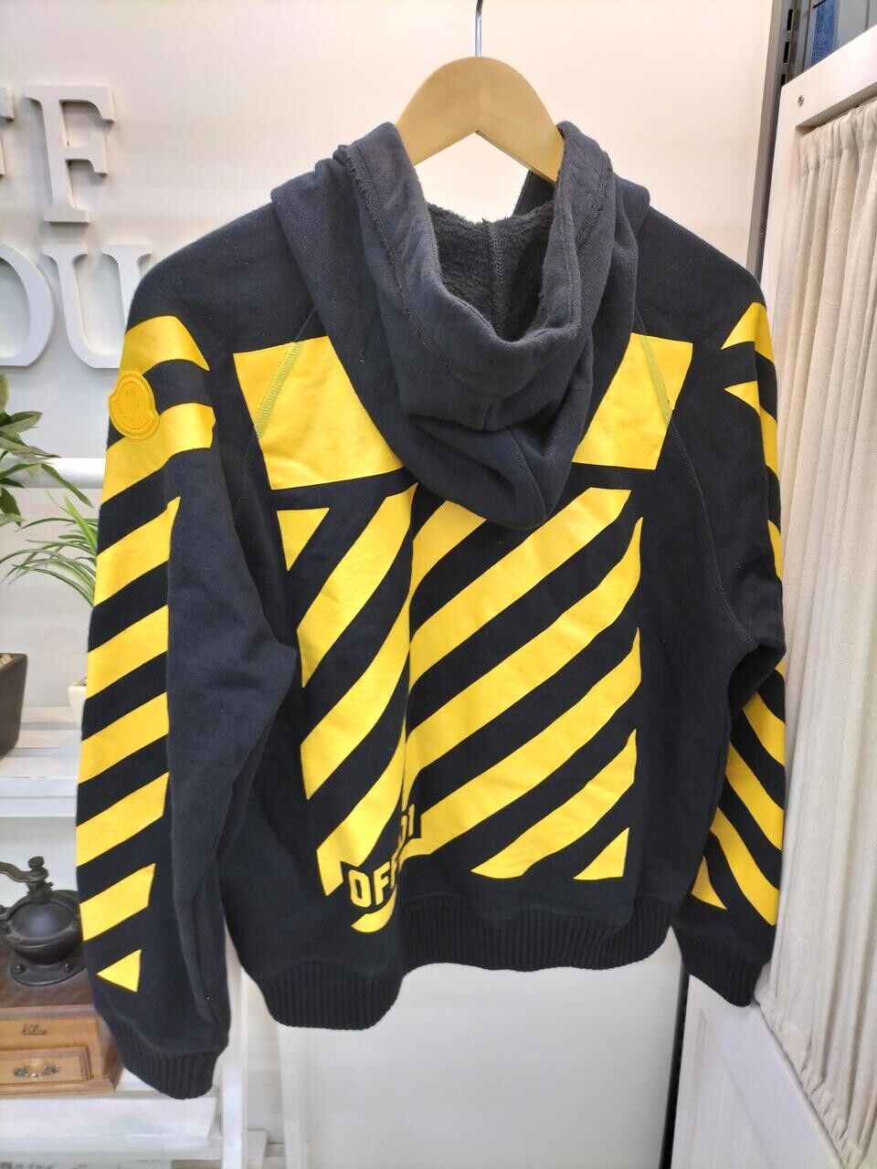 Moncler off-white collaboration hoodie full zip yellow size Moncler off-white collaboration hoodie full zip yellow size