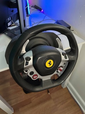 Thrustmaster TX Racing Wheel Ferrari 458 Italia Edition Xbox & PC + Pedals