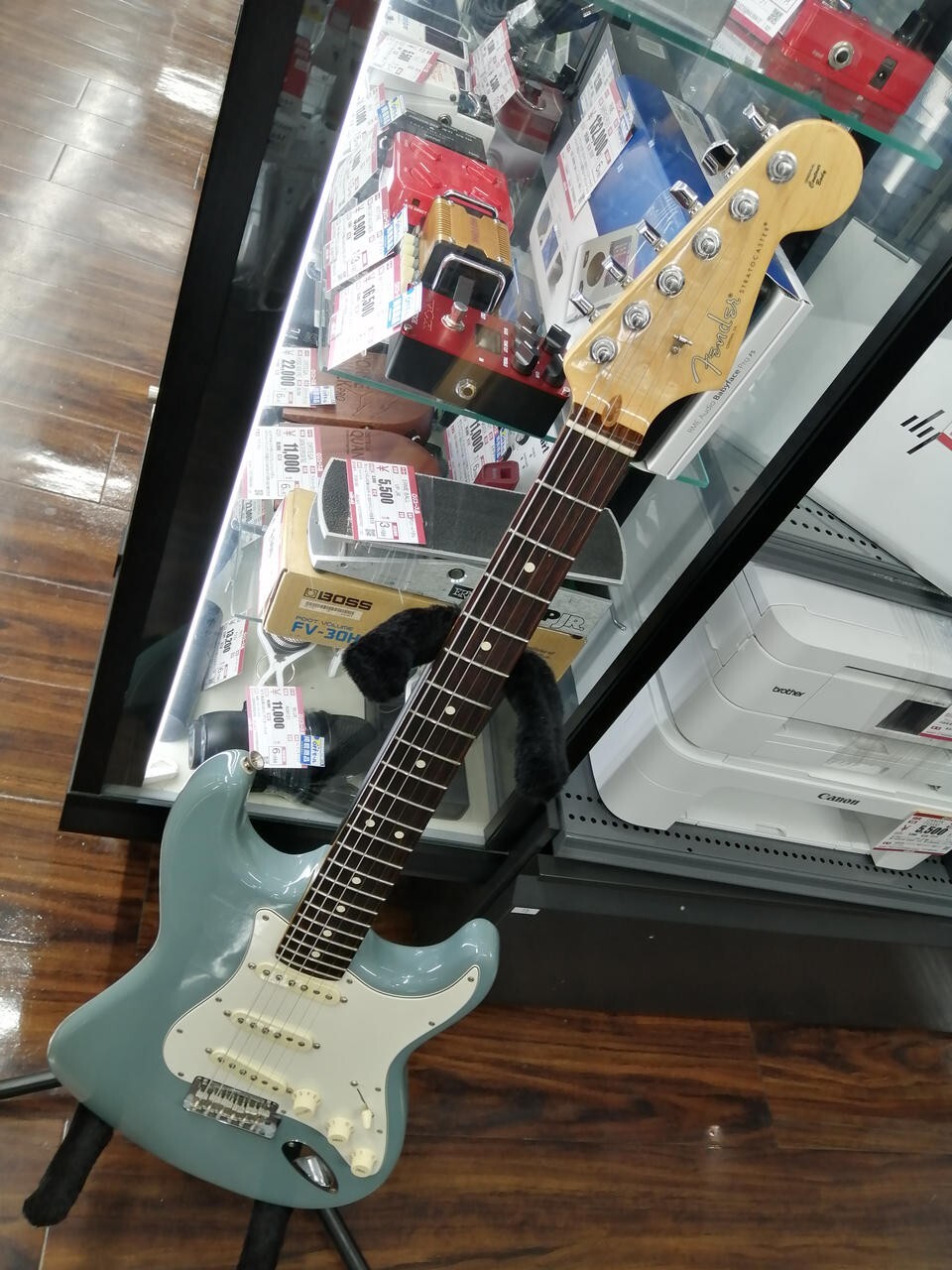 FENDER AMERICAN PROFESSIONAL STRAT RW Electric Guitar #30323