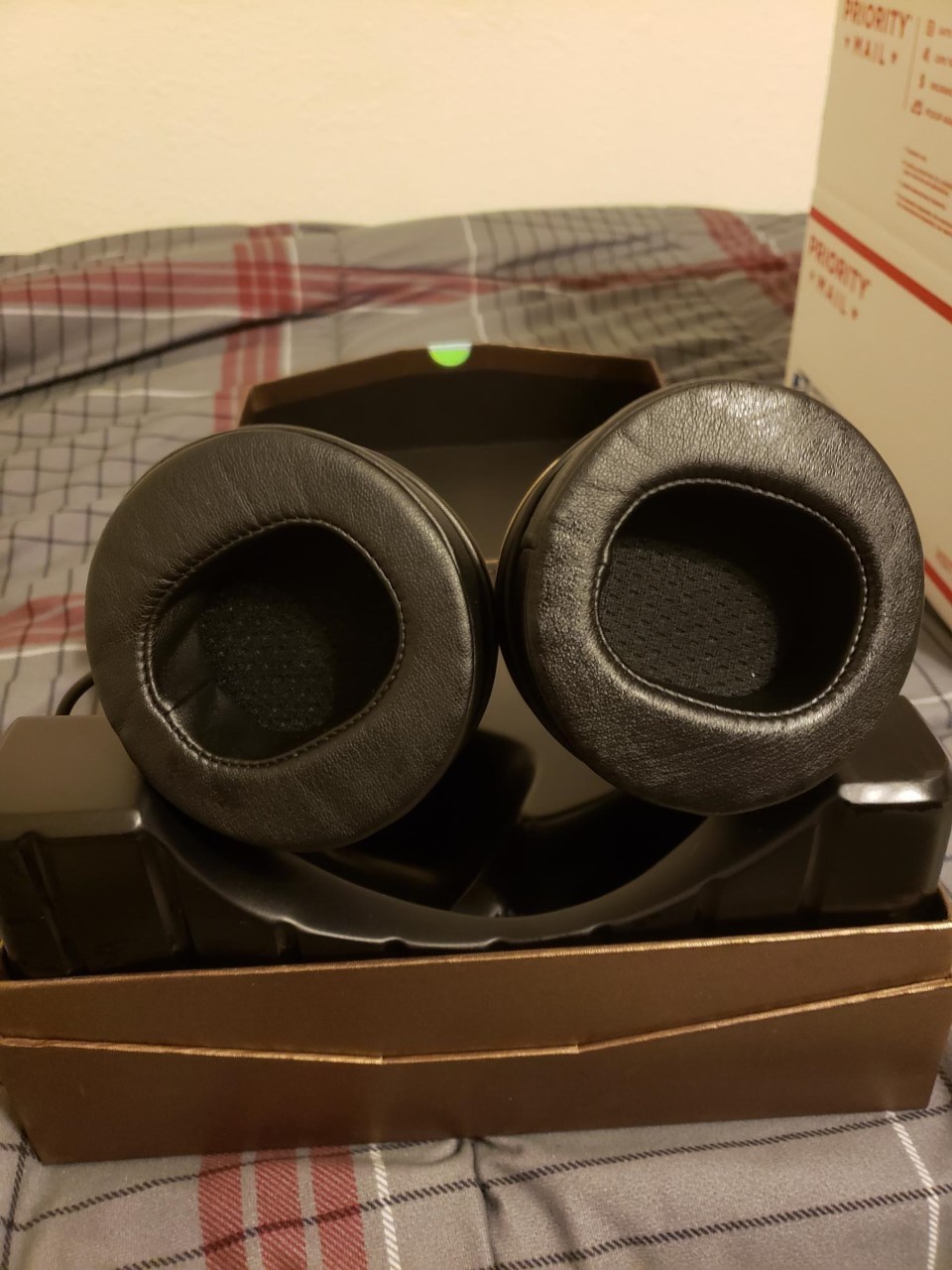 Status Audio CB 1 Closed Back Wired Over the Ear Headphones - Black