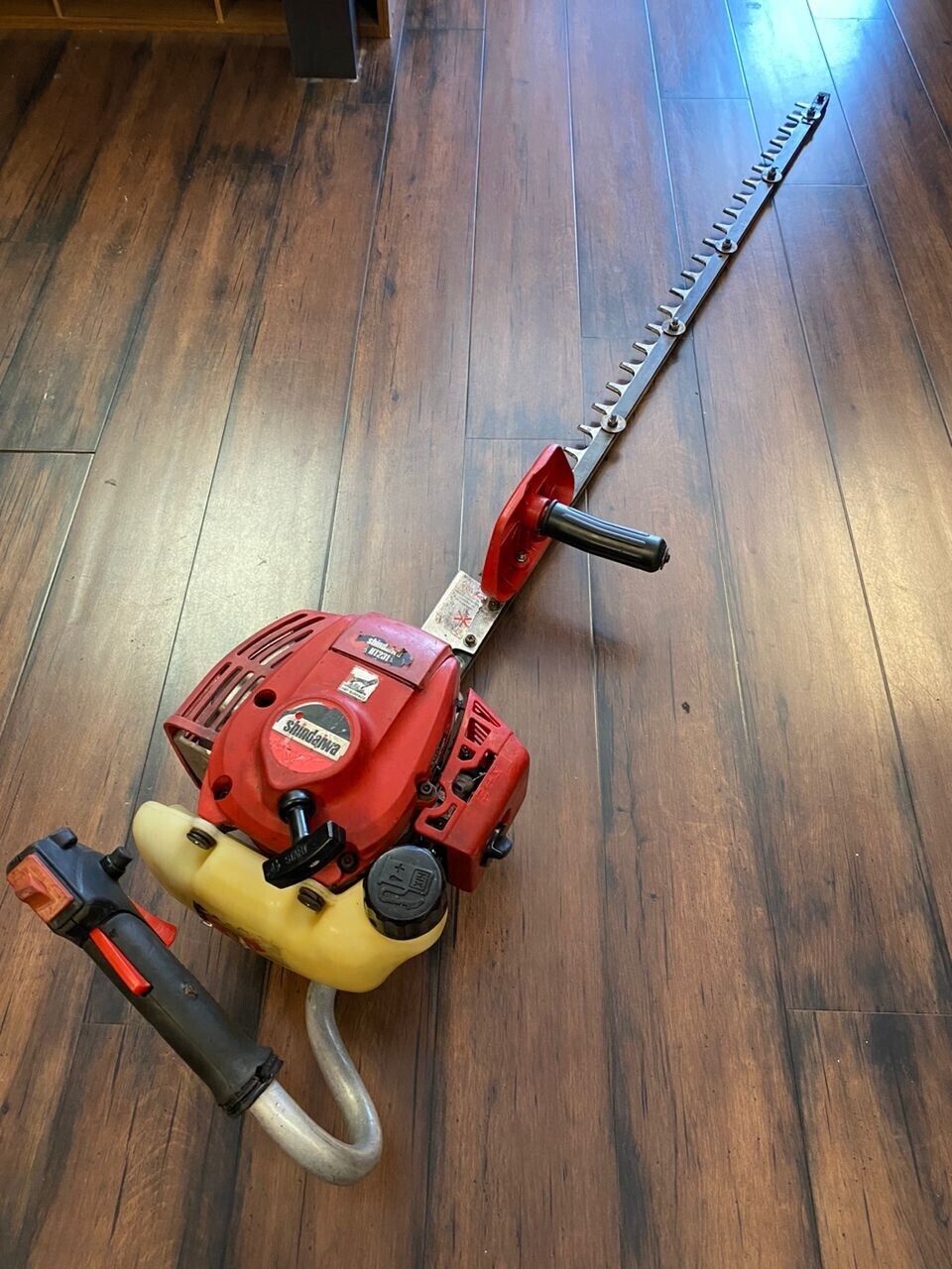 Shindaiwa HT231 Hedge Trimmer 2-Stroke Engine | eBay Shindaiwa HT231 Hedge Trimmer 2-Stroke Engine | eBay