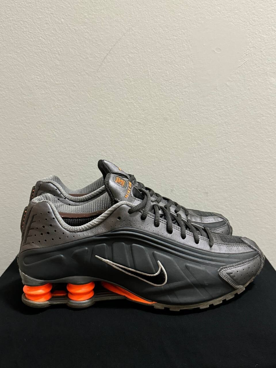 Nike Shox R4 Anthracite Total Orange 2020 Running Shoes Nike Shox R4 Anthracite Total Orange 2020 Running Shoes