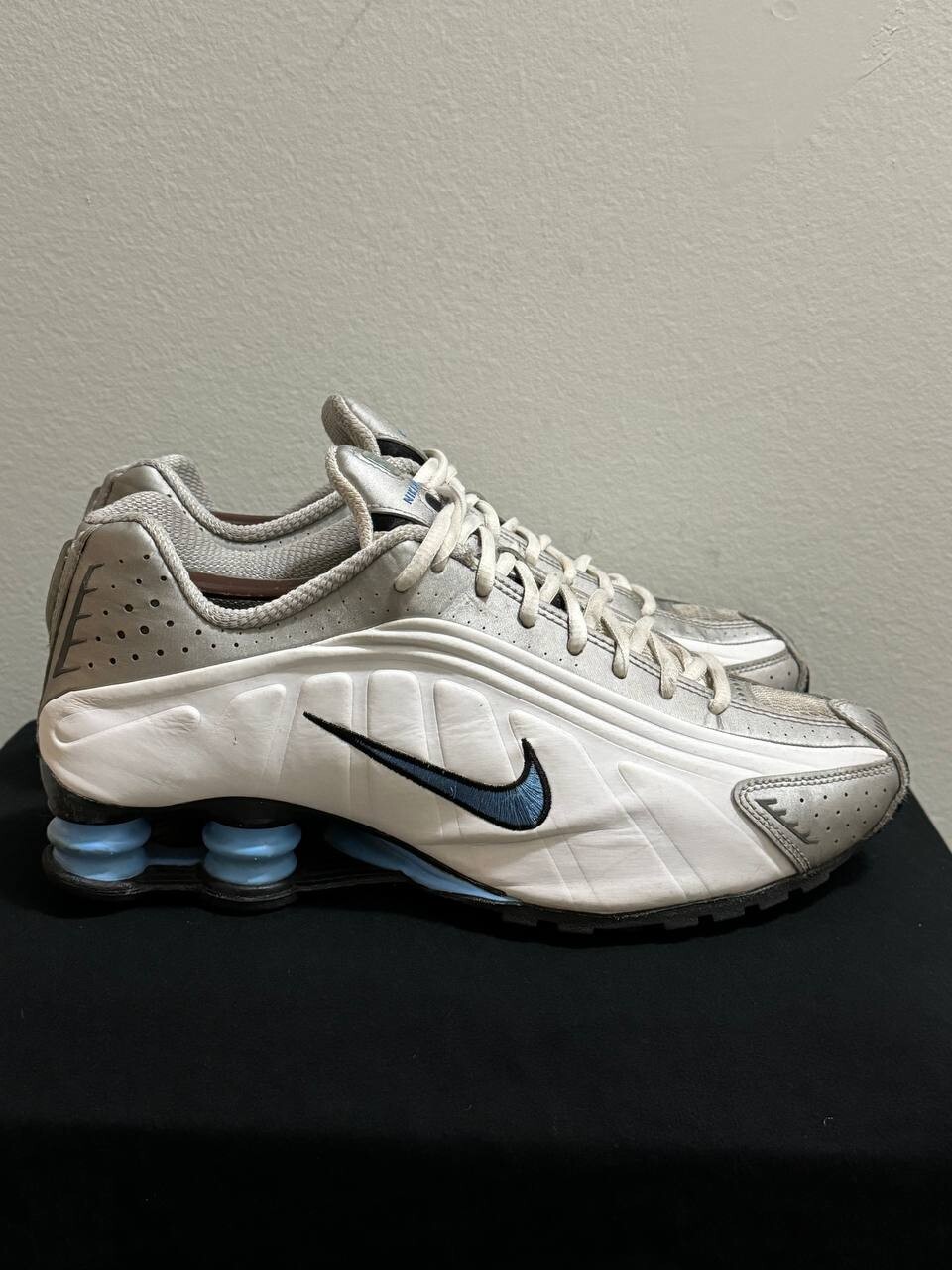 靴 NIKE SHOX R4 White skyblue s-l1200.jpg