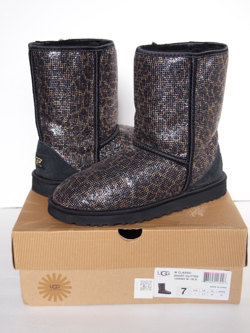 UGG AUSTRALIA Classic Short Glitter Boots 7 BLACK LEOPARD UGG AUSTRALIA Classic Short Glitter Boots 7 BLACK LEOPARD
