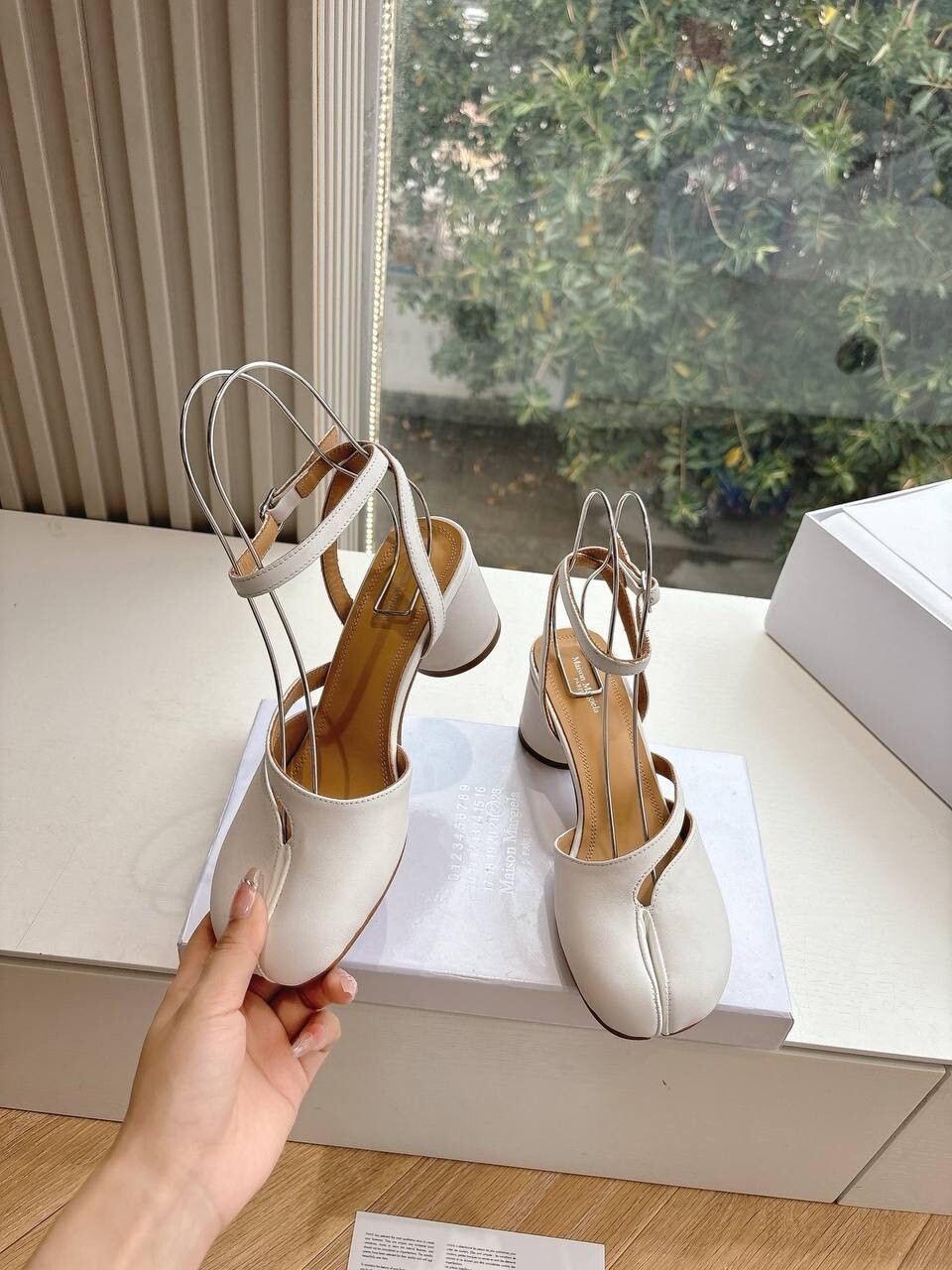 Maison Margiela Marlougiela ボルド 38サイズ $_57.JPG?set_id=880000500F