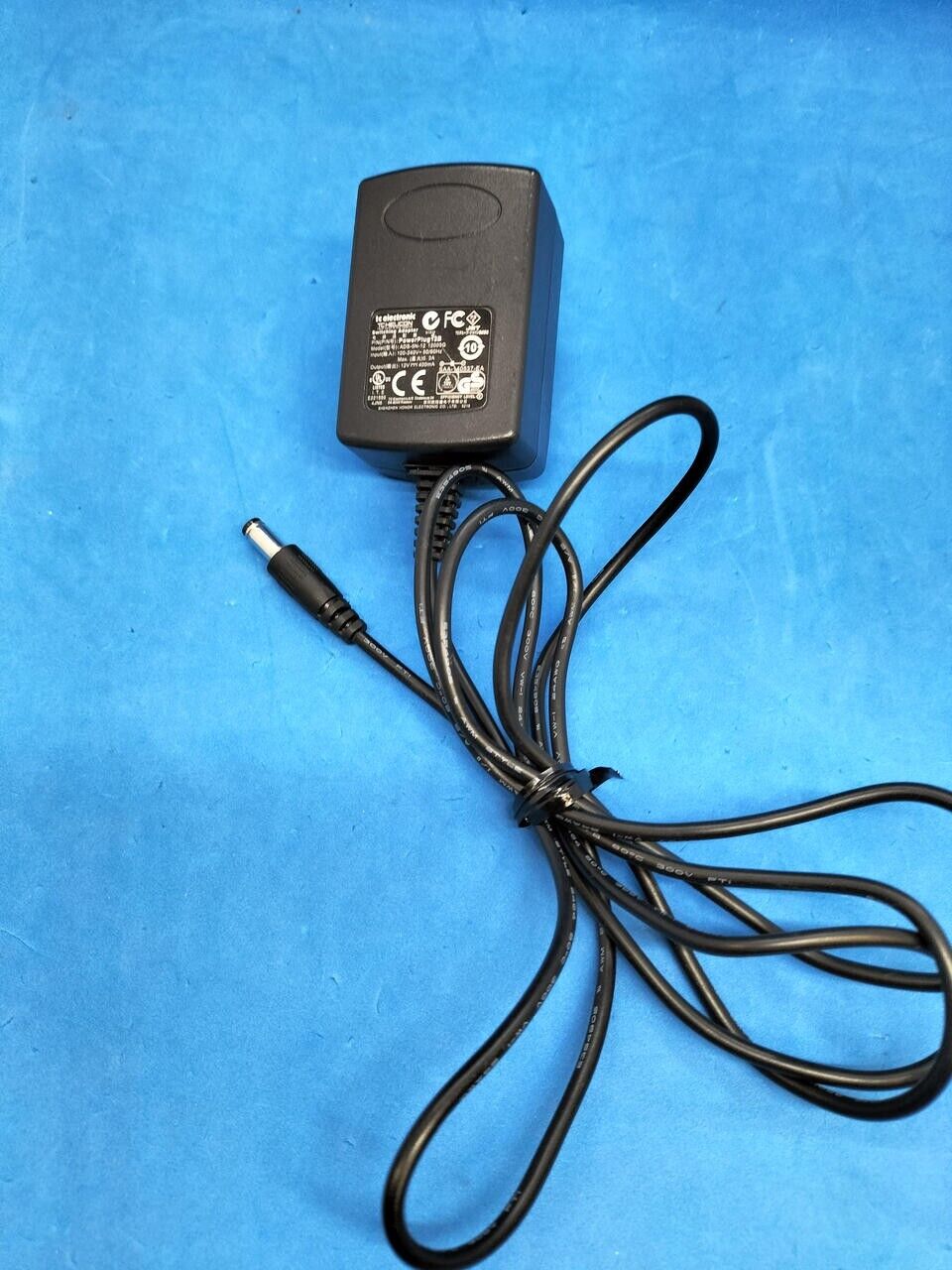 TC HELICON VoiceLive Play Acoustic black With Original Box TC HELICON VoiceLive Play Acoustic black With Original Box