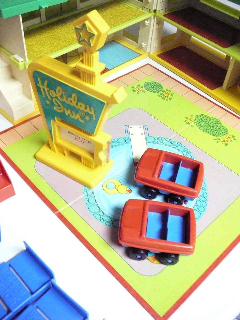 Vintage Playskool Holiday Inn toy Playset #480 with box Complete