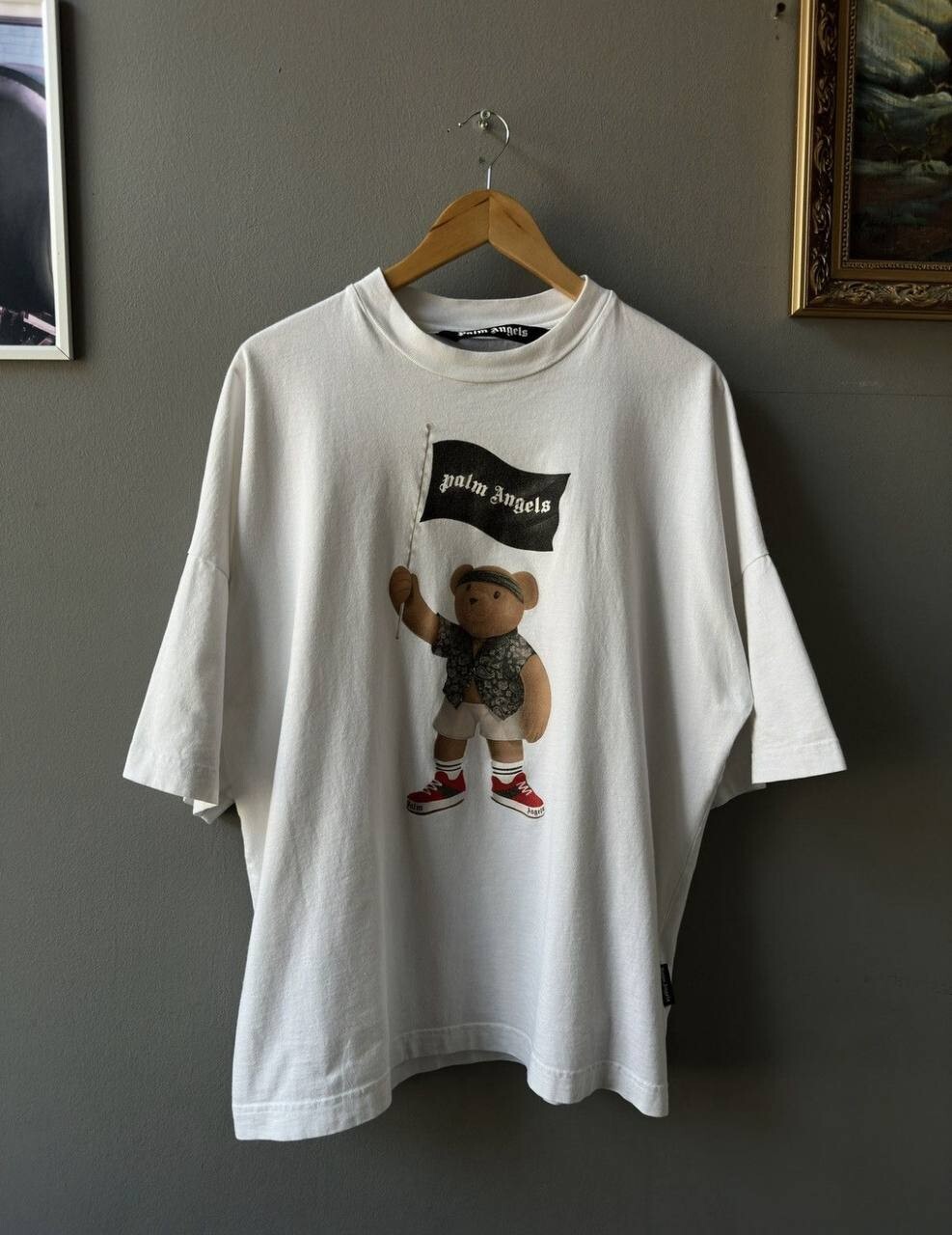 ★人気★【Palm Angels】CROSSROAD BEARS T-SHIRT Palm Angels Crossroads Bears T-shirt | Neutrals | FARFETCH