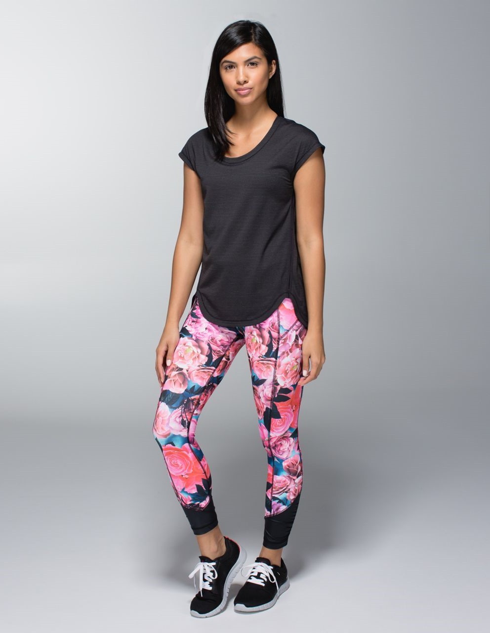 NWT Lululemon Pace Queen Tight Run Size 4 Secret Garden Black 7/8 Pant -- RARE !