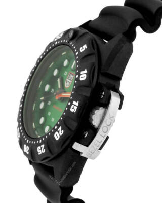 Pre-owned Luminox Scott Cassell Deep Dive 45mm Green Dial Men's Watch Xs.1567