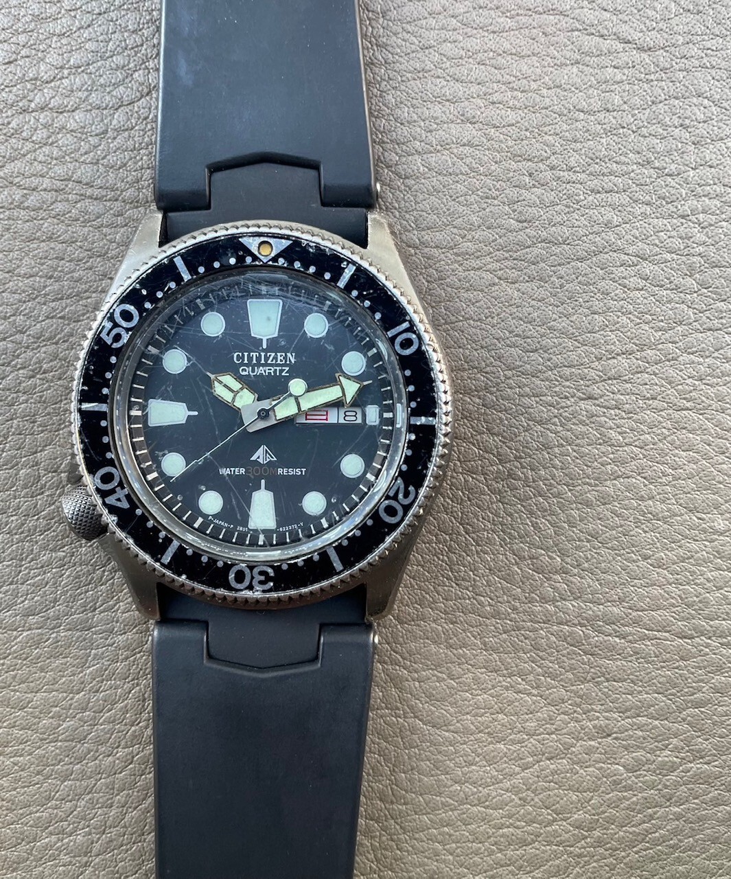 CITIZEN ダイバーズウォッチ300m 2852-266315【ジャンク】 CITIZEN ダイバーズウォッチ300m 2852-266315【ジャンク