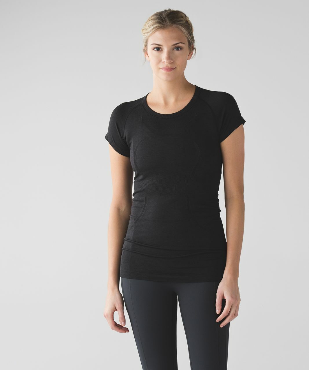 Lululemon Swiftly Tech Short Sleeve Crew~size:4,6~ Black Lululemon Swiftly Tech Short Sleeve Crew~size:4,6~ Black