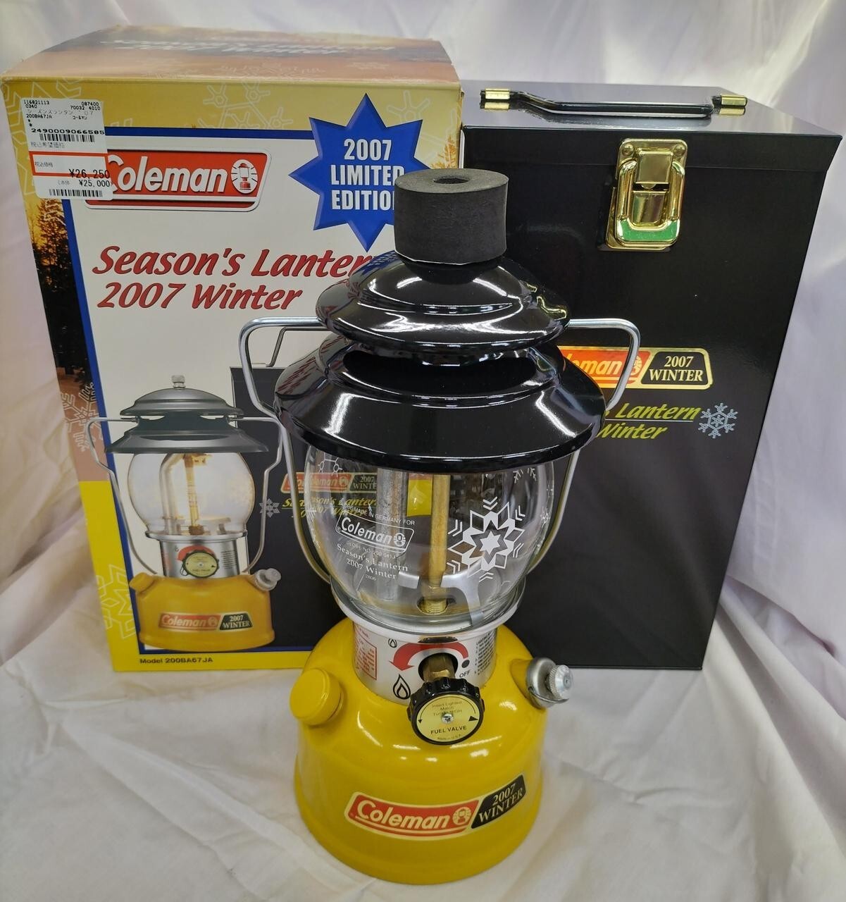 Coleman Seasons Lantern 2007 Limited Edition Winter Yellow Coleman Seasons Lantern 2007 Limited Edition Winter Yellow