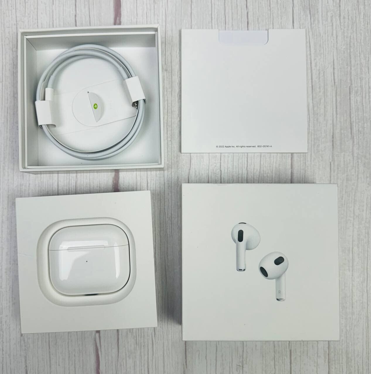 Apple AirPods 3rd GEN lightning Charging Case A2564 A2565 Apple AirPods 3rd GEN lightning Charging Case A2564 A2565