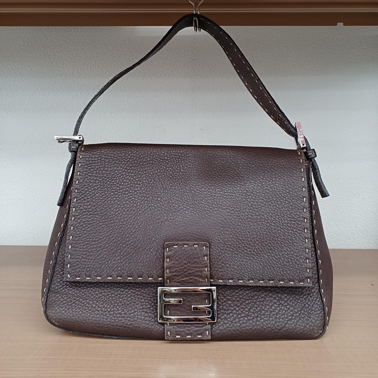 【関税込み】Fendi MEDIUM MAMMA BAGUETTE CROSSBODY BAG FENDI 3539 Selleria Mamma Baguette Shoulder Bag Handbag