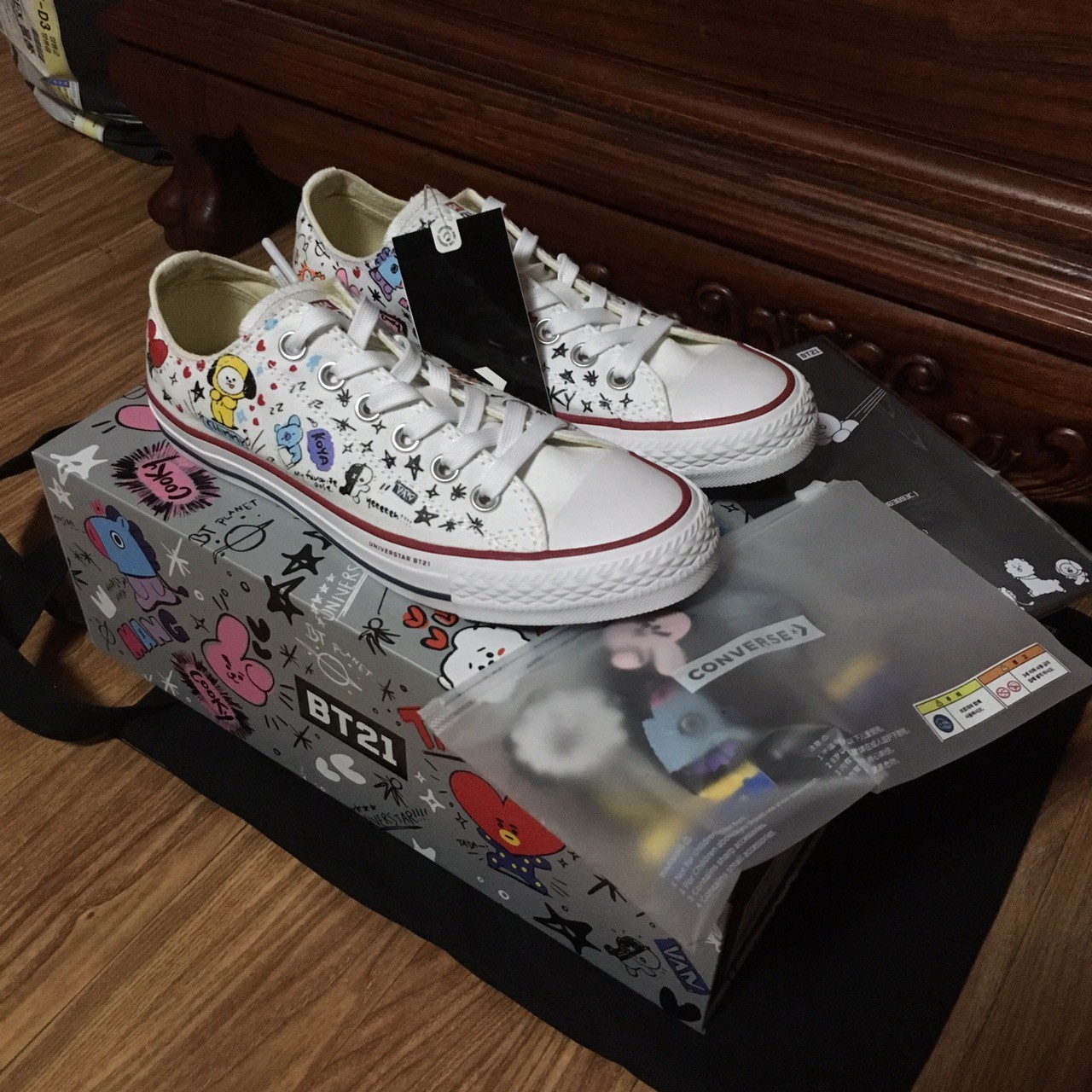bt21 white converse