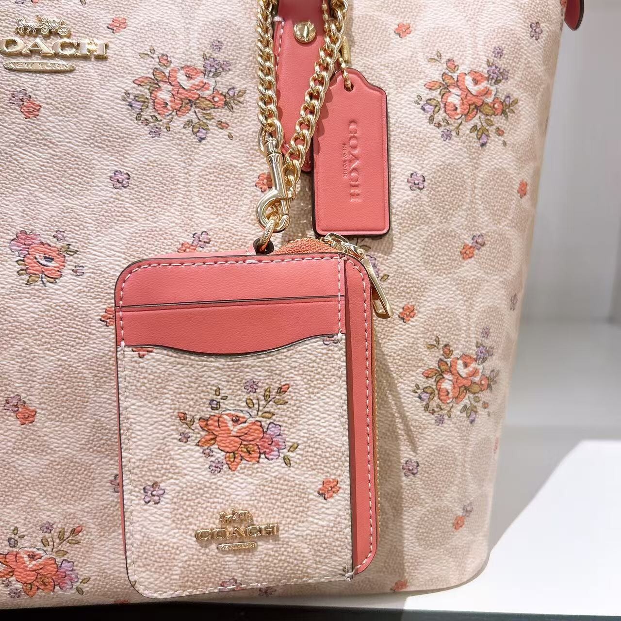 NWT Coach Zip Card Case With Floral Print | eBay