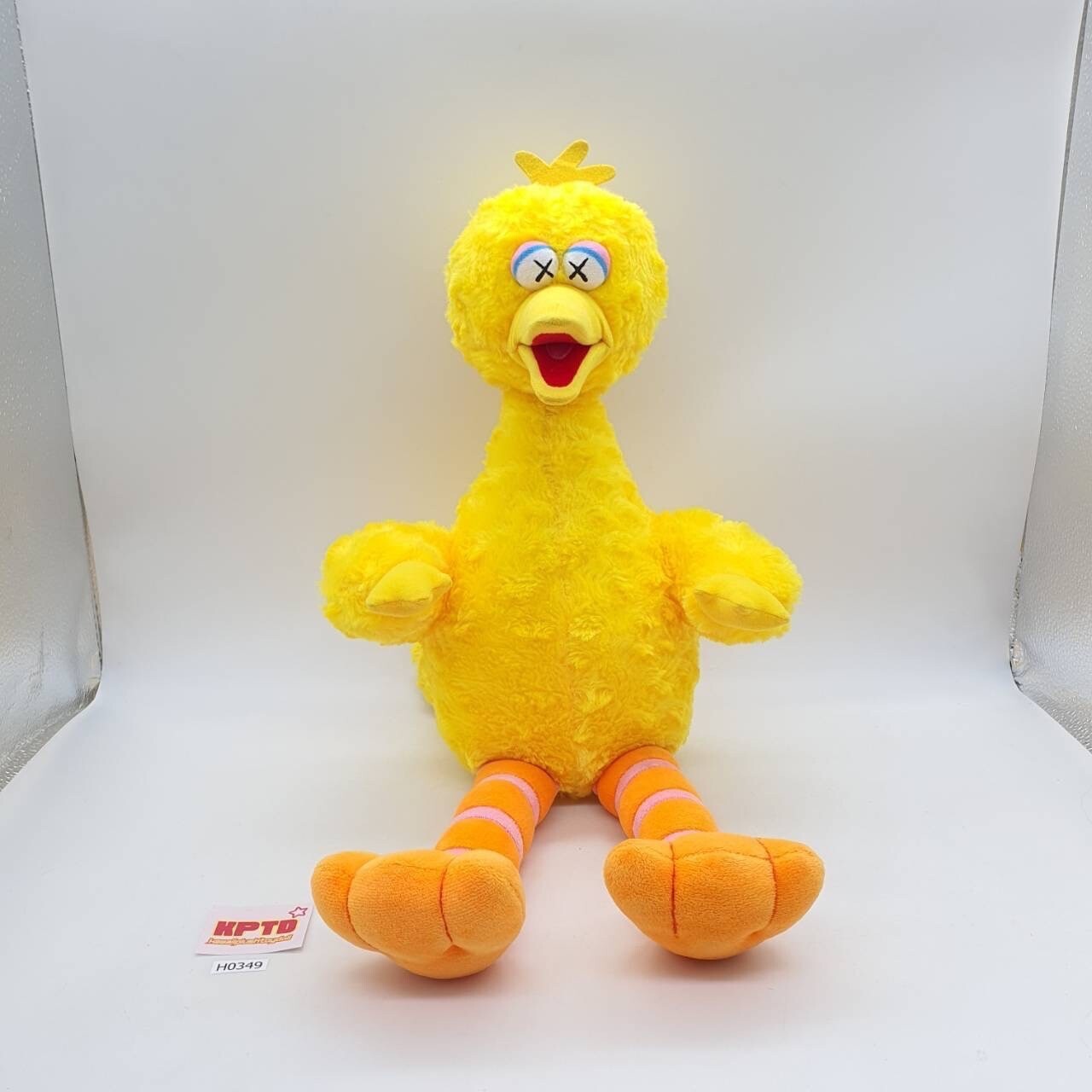 ユニクロ　ぬいぐるみ Amazon.co.jp: UNIQLO KAWS SESAME STREET ELMO Plush Toy