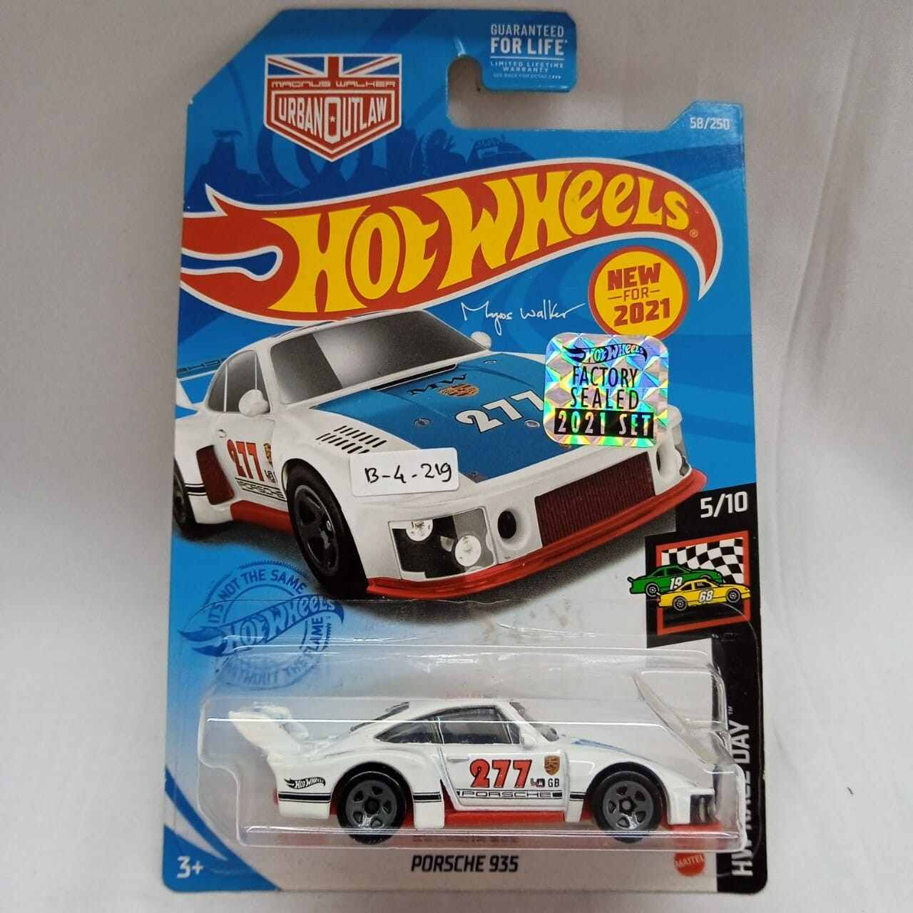 ホットウィール ポルシェ 935 チェイスraceday Porsche Hot Wheels Car Culture Race Day Porsche 935 Die Cast Car #0