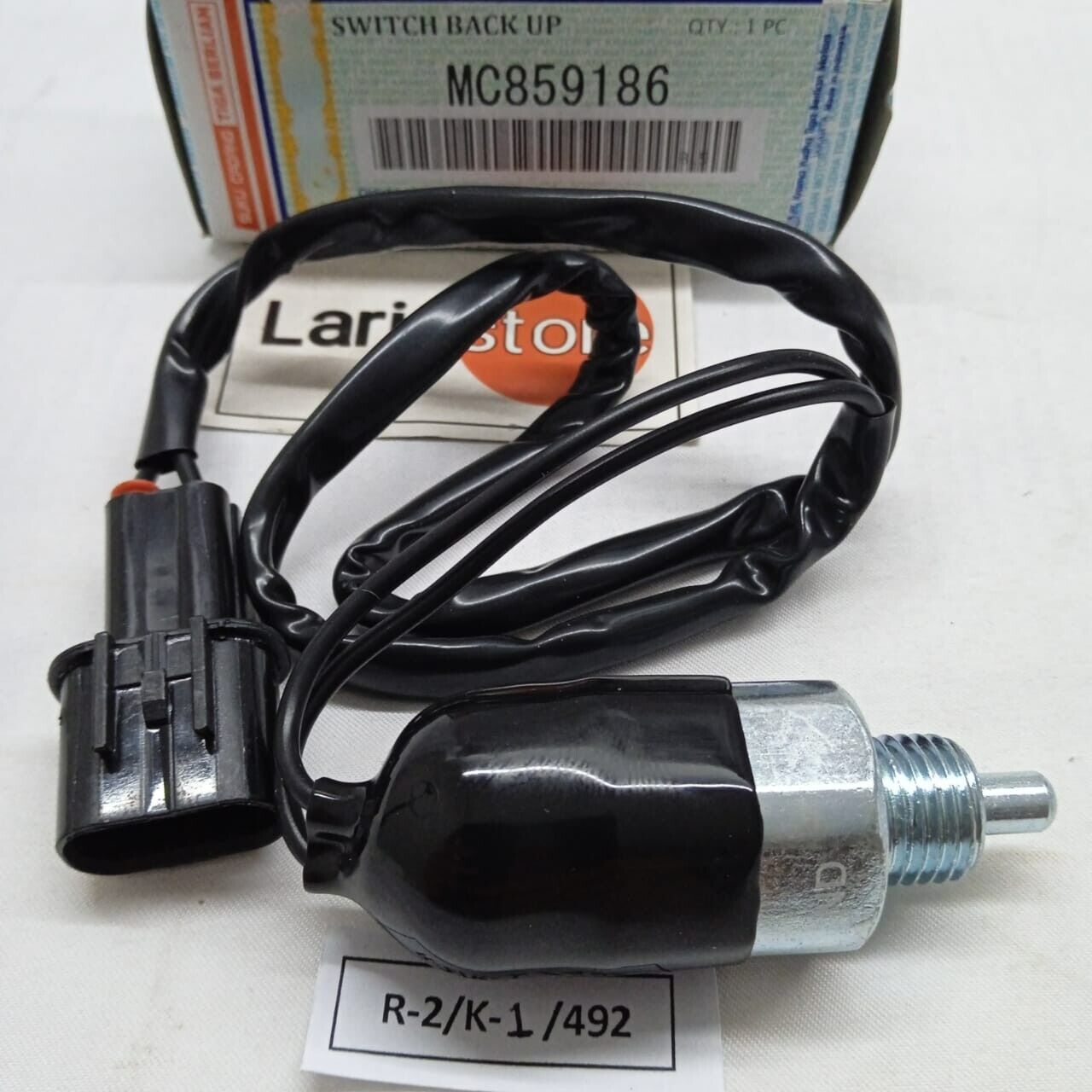 Mitsubishi MC859186 Switch Back Up M/T G/SHF B/UP Lamp Mitsubishi MC859186 Switch Back Up M/T G/SHF B/UP Lamp