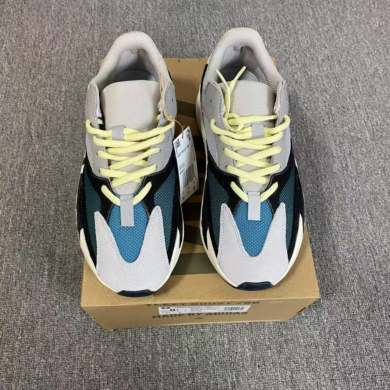 靴 Adidas yeezy boost 700 wave runner Adidas Yeezy Boost 700 