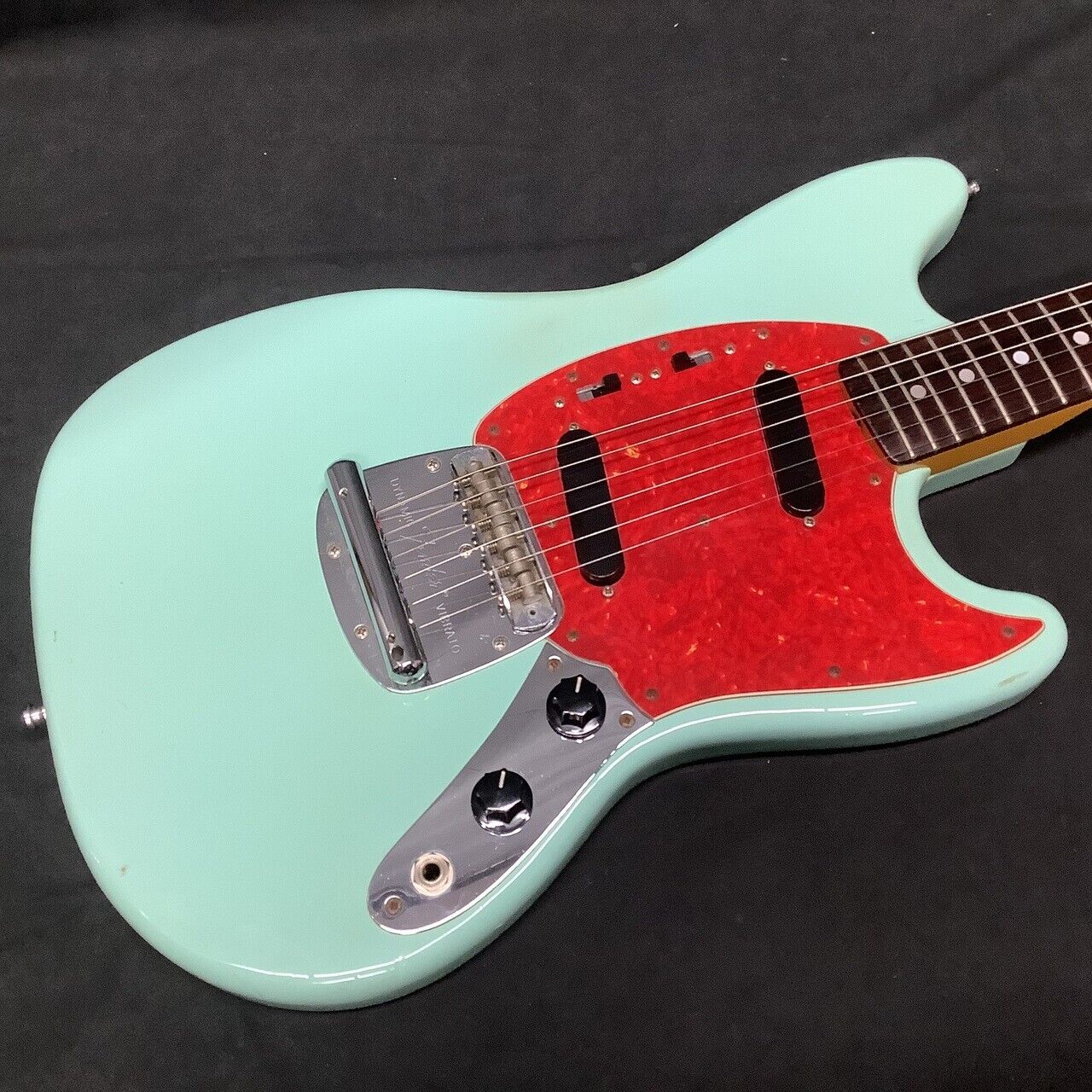 Fender Japan MG69 1996-1997 (Mustang Fujigen) w/soft case Fender Japan MG69 1996-1997 (Mustang Fujigen) w/soft case