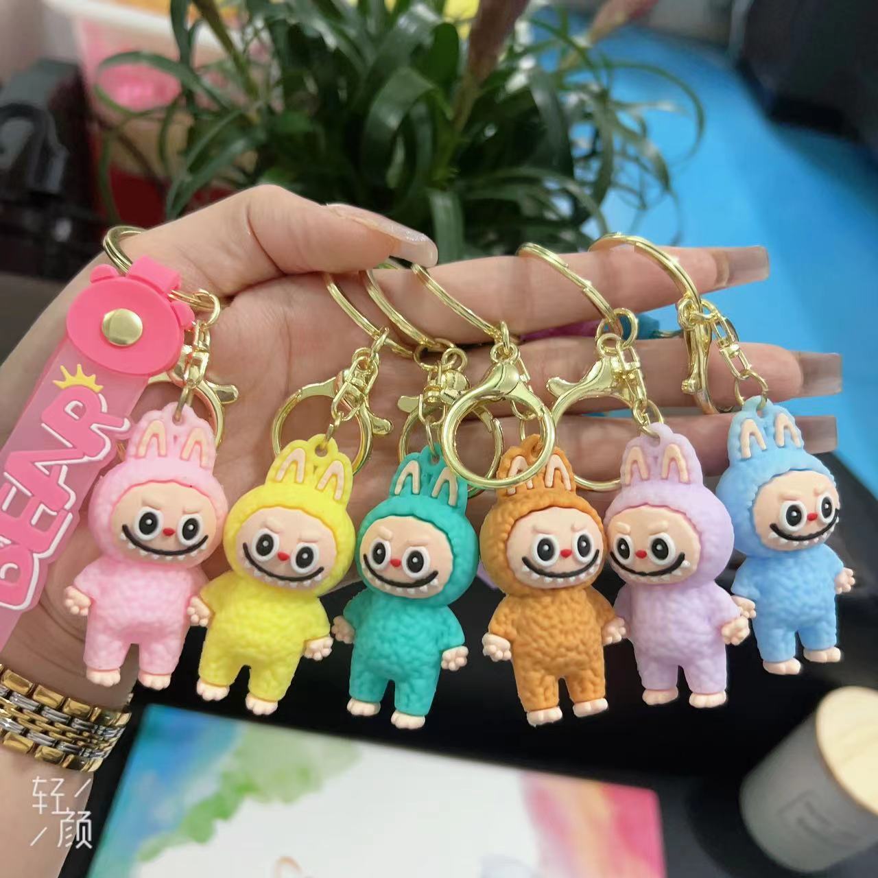 キーホルダー・アクリルキーホルダー LABUBU THE MONSTERS Good Luck to You 見逃し厳禁！おトクな Genuine Limited Edition The Monsters